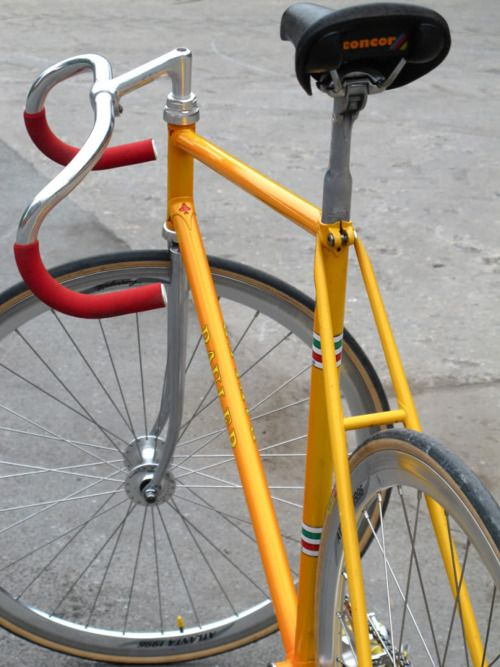 a bike with drop handlebar
